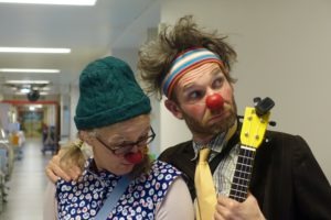 Coup de projecteur sur Les Clowns à l’Hôpital, un métier « drôlement sérieux »